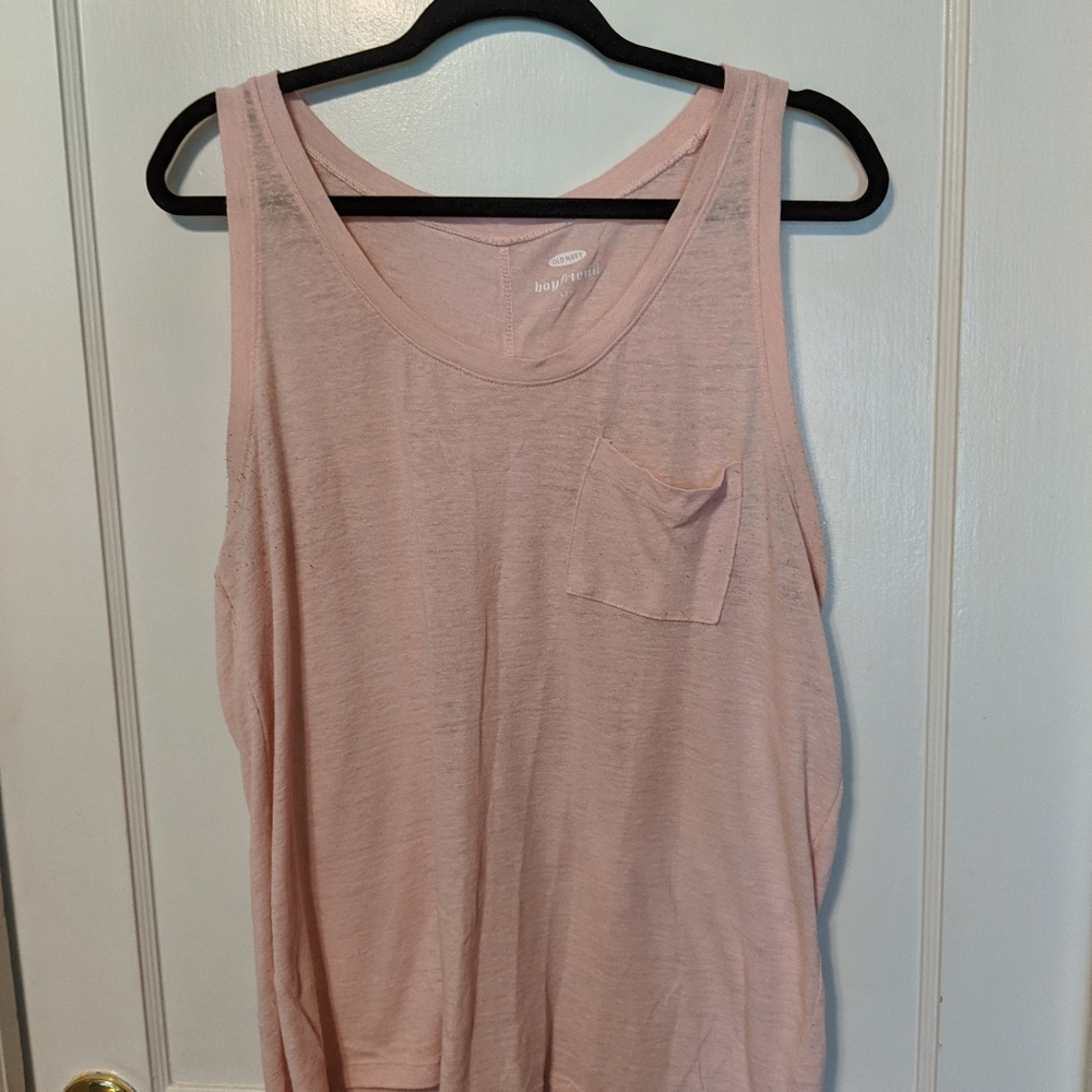 ✨BUNDLE 3+ tanks for $5 each!! Old Navy light pink thick banded tank top